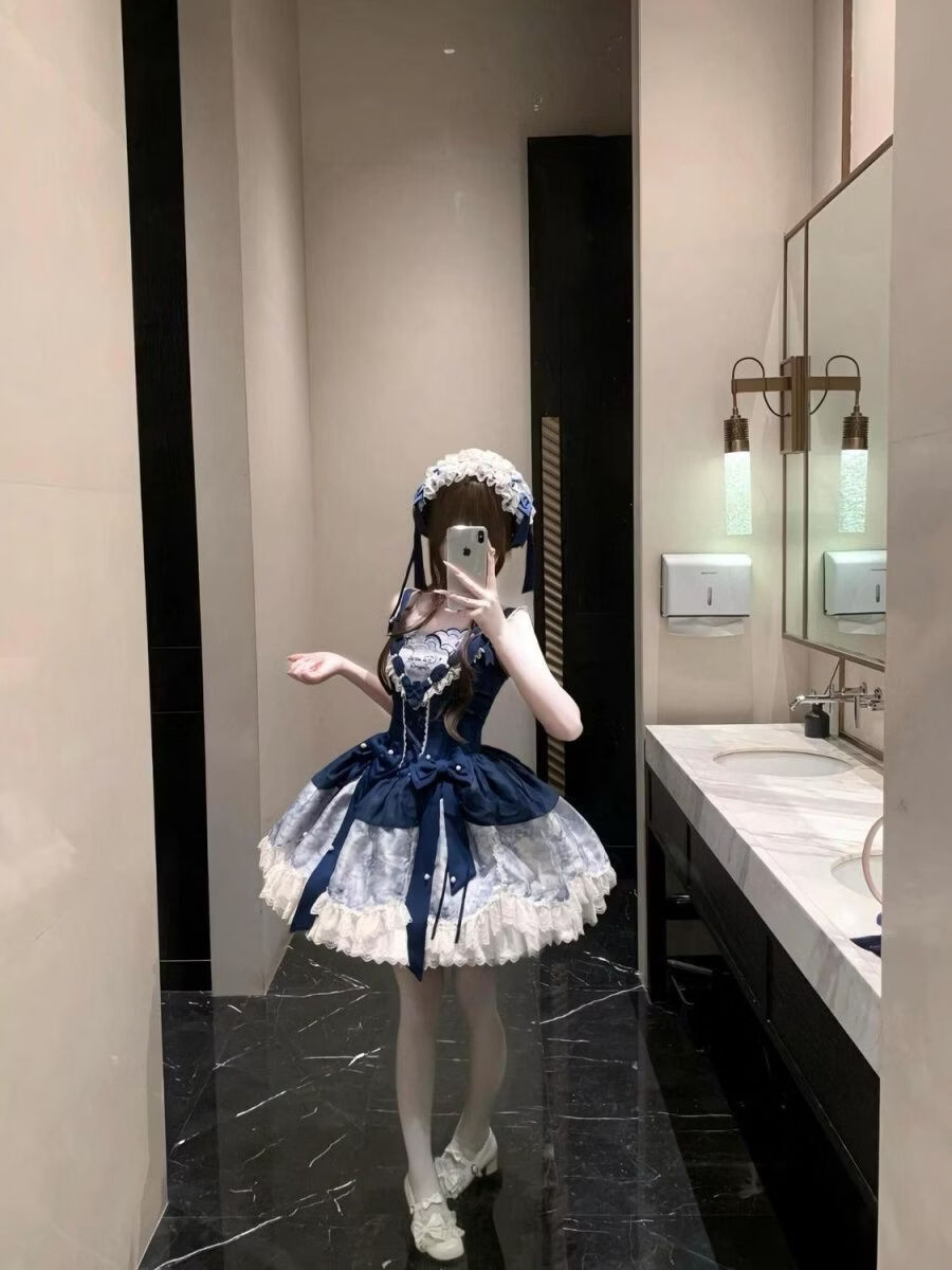 Navy blue ruffle Lolita JSK dress styling view