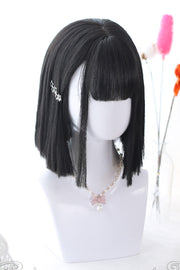 Black Air Bangs Medium Straight Hair Sweet-Lolita-Perücke, Vorderansicht
