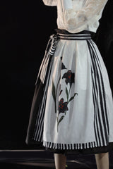 White/Black Lily Printed Ruffled Embroidered Bow Gothic Lolita Skirt - Product - 2