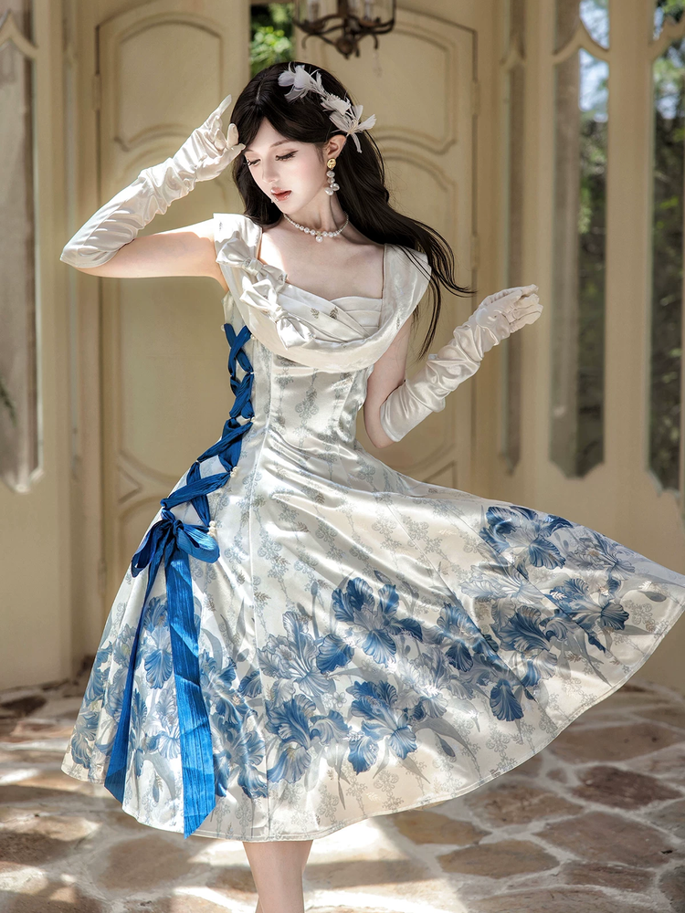 Blauer Blumendruck, ärmellos, drapierter Kragen, seitliche Schnürschleife, süße Prinzessin Vintage (Kleid einzeln), Detailansicht 2