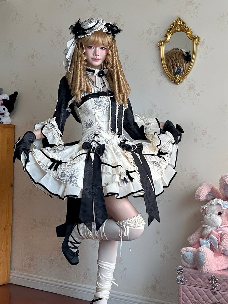 Elegant Classic Lolita Jumper Skirt with Pearl Embellishments and Lace Details 商品画像