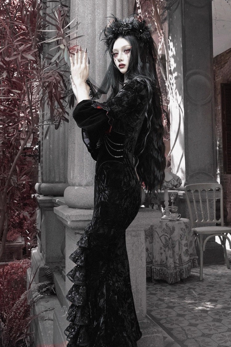Black [Castle of Dark Romance] Square Collar Short Sleeves Multi-Layered Ruffled Embroidered Open-Front Lace Gothic Lolita Mermaid Dress - Product - 4