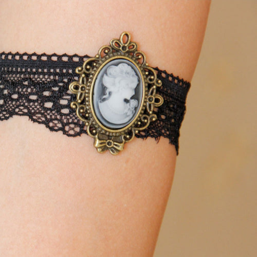 Black Lace Retro Victorian Beauty Head Elastic Gothic Lolita Armband Bracelet - Product - 2