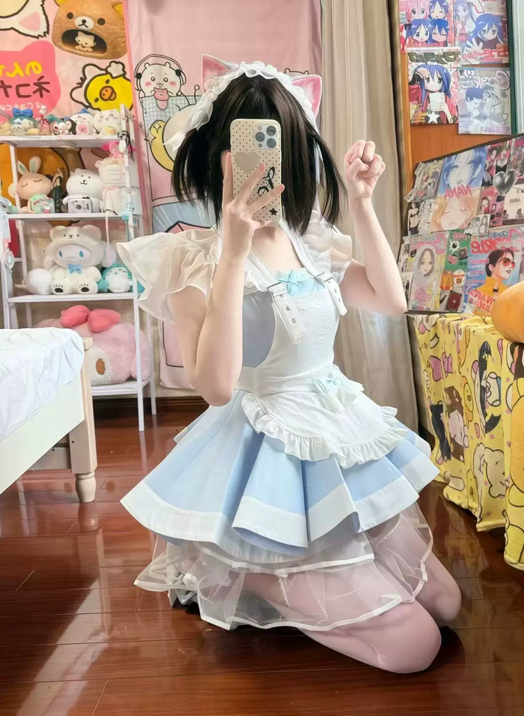 Black and White Striped Ruffled Lolita Dress with Belt Accent 商品画像