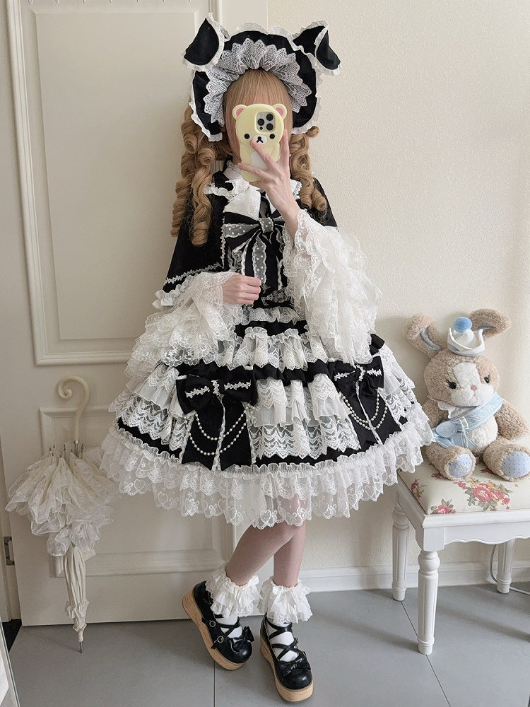 Black tiered Lolita JSK side detail