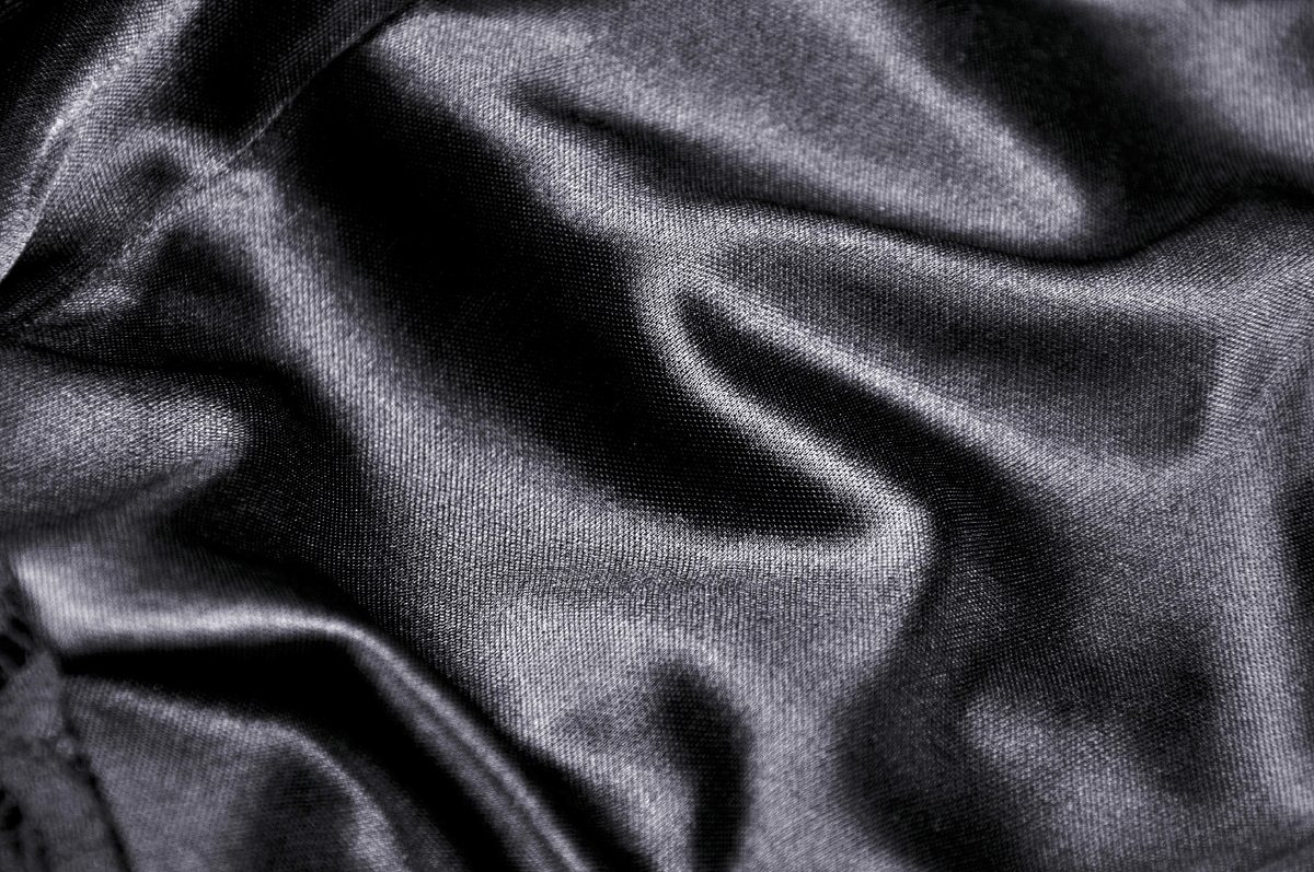 Elegant Black Lace Evening Gown with Gothic Flair - image 11