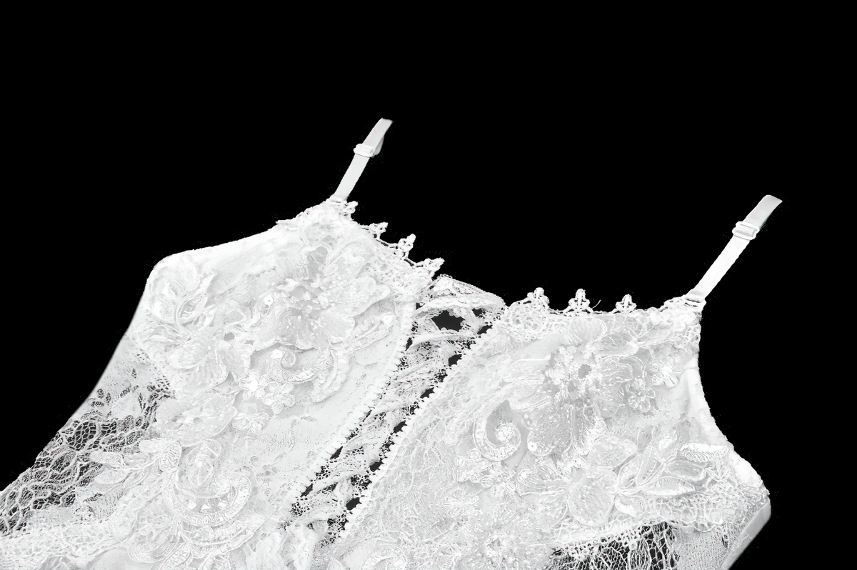 Elegant White Lace Gothic Dress with Spaghetti Straps - image 6