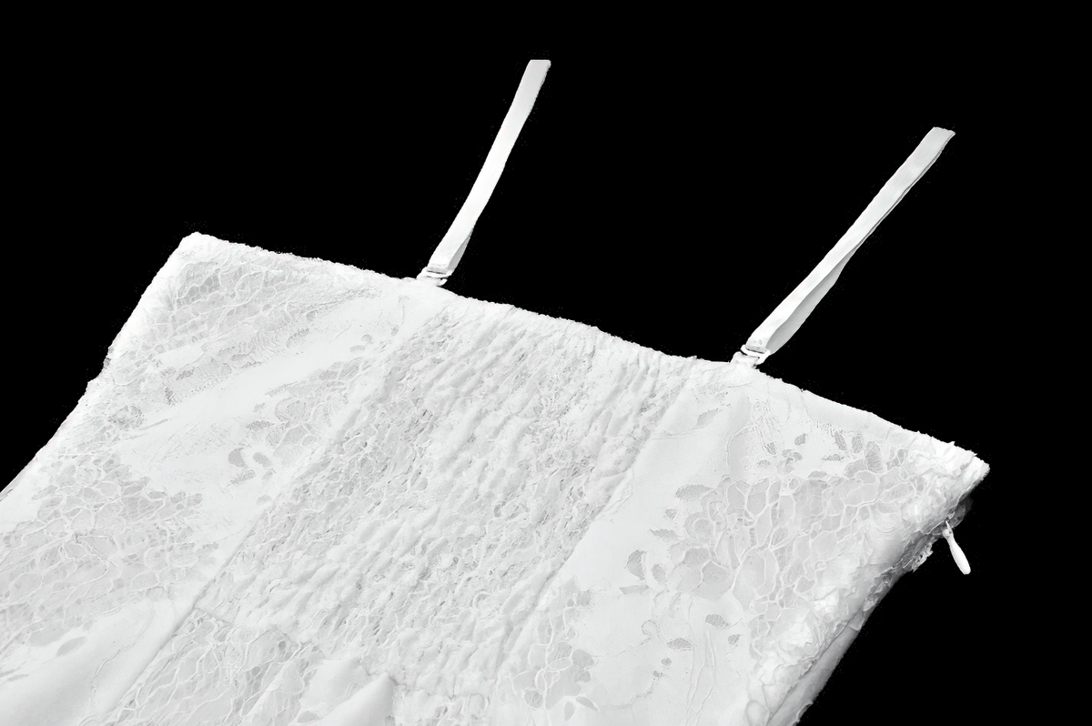 Elegant White Lace Gothic Dress with Spaghetti Straps - image 8