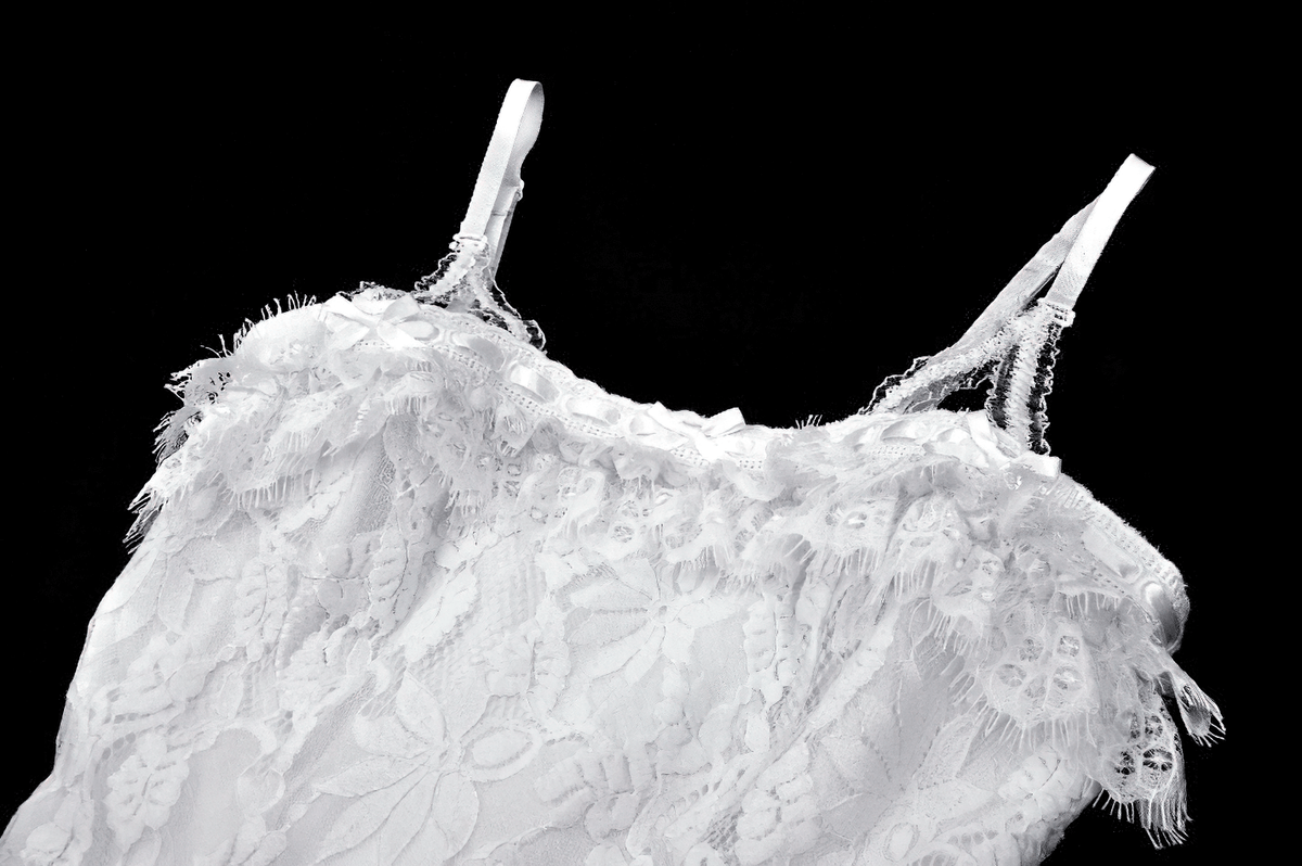 Elegant White Lace Mermaid Dress with Spaghetti Straps - image 6