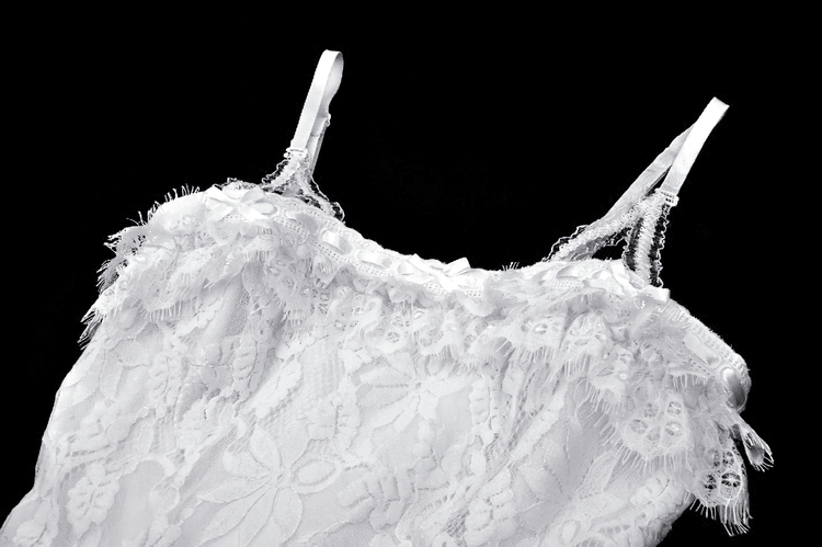 Elegant White Lace Mermaid Dress with Spaghetti Straps - image 6
