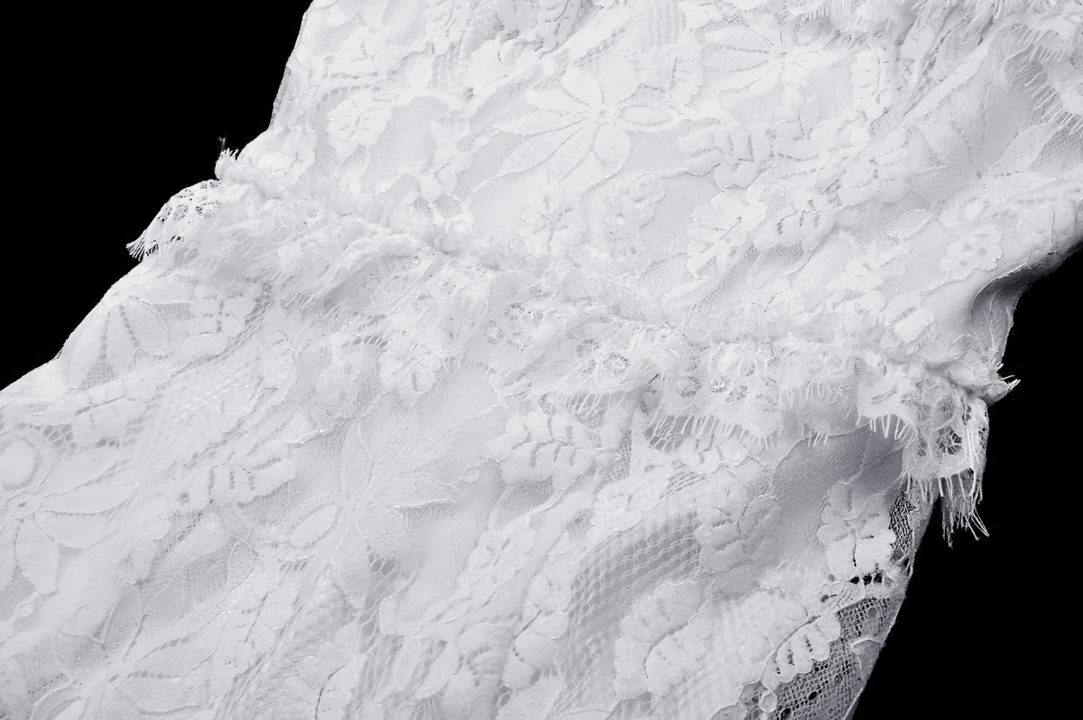 Elegant White Lace Mermaid Dress with Spaghetti Straps - image 8