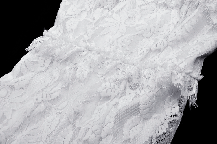 Elegant White Lace Mermaid Dress with Spaghetti Straps - image 8