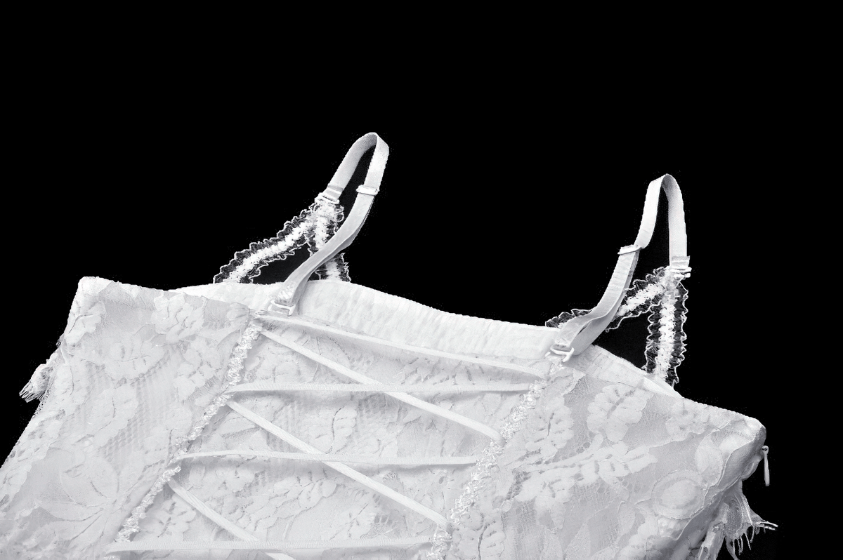 Elegant White Lace Mermaid Dress with Spaghetti Straps - image 9
