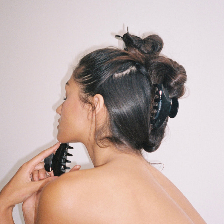 Lil Effing Clip in Noir worn in hair